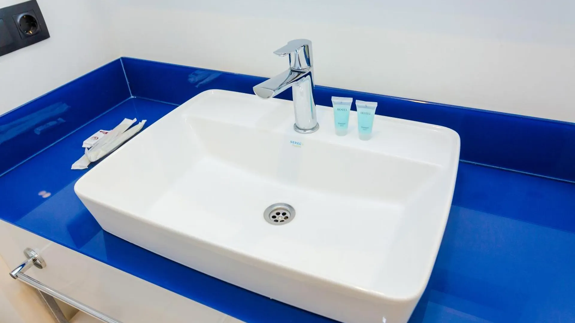Orbi City Hotel باتومي
