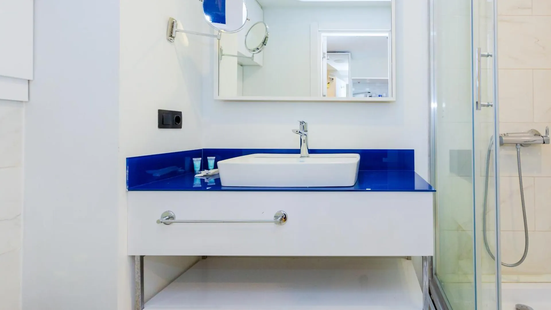 Orbi City Hotel باتومي